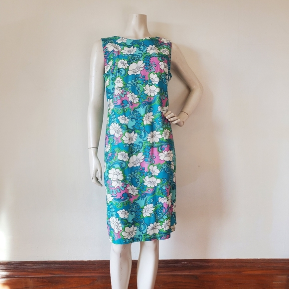 Vintage 60s Hawaiian Dress - Picture 3 of 9